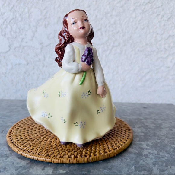 HOLLAND MOLD Mid-century VTG MAIDEN Porcelain Auburn Hair w/ Bouquet Cottagecore - Picture 6 of 14